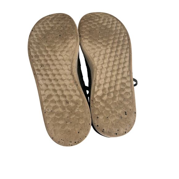 Adidas Gray Three Stripe Sneakers Sz 5 Youth - Picture 5 of 6